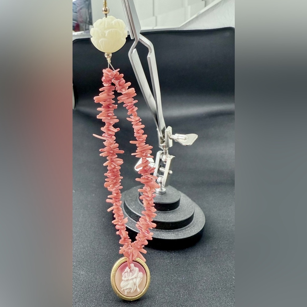 Phone wristlet or bag charm, enamel cameo pendant & carved lotus blossom bead - Picture 4 of 5